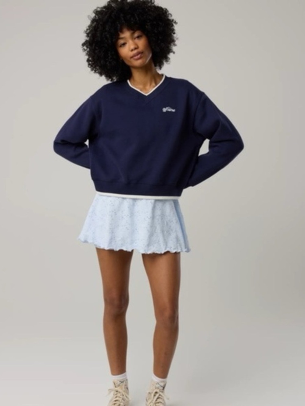 Affine Navy V-Neck Pullover with Cream Contrast Trim